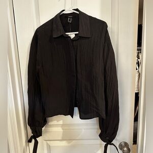NWT forever 21 Black Button-Up Shirt with Tie Sleeves size medium